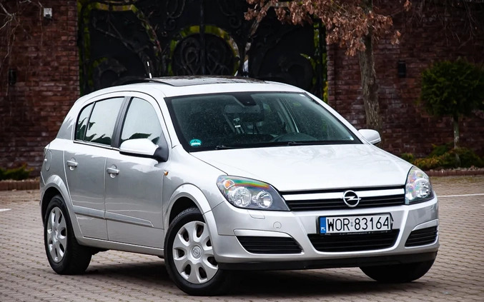 Opel Astra cena 12600 przebieg: 260000, rok produkcji 2005 z Złocieniec małe 497